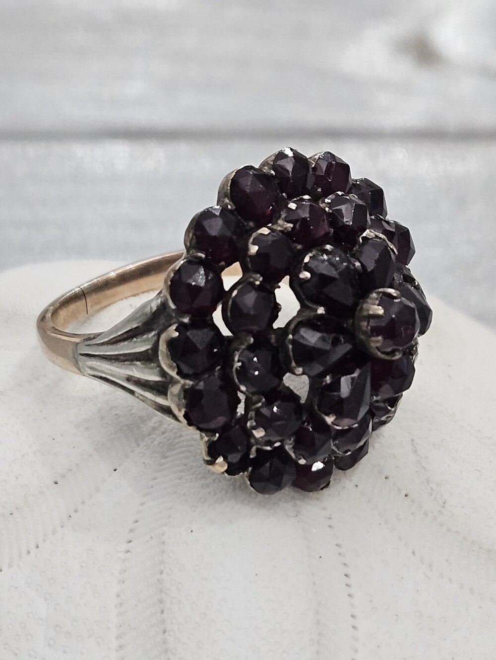Vintage Bohemian Garnet Ring 333 8k Partial Band Broken